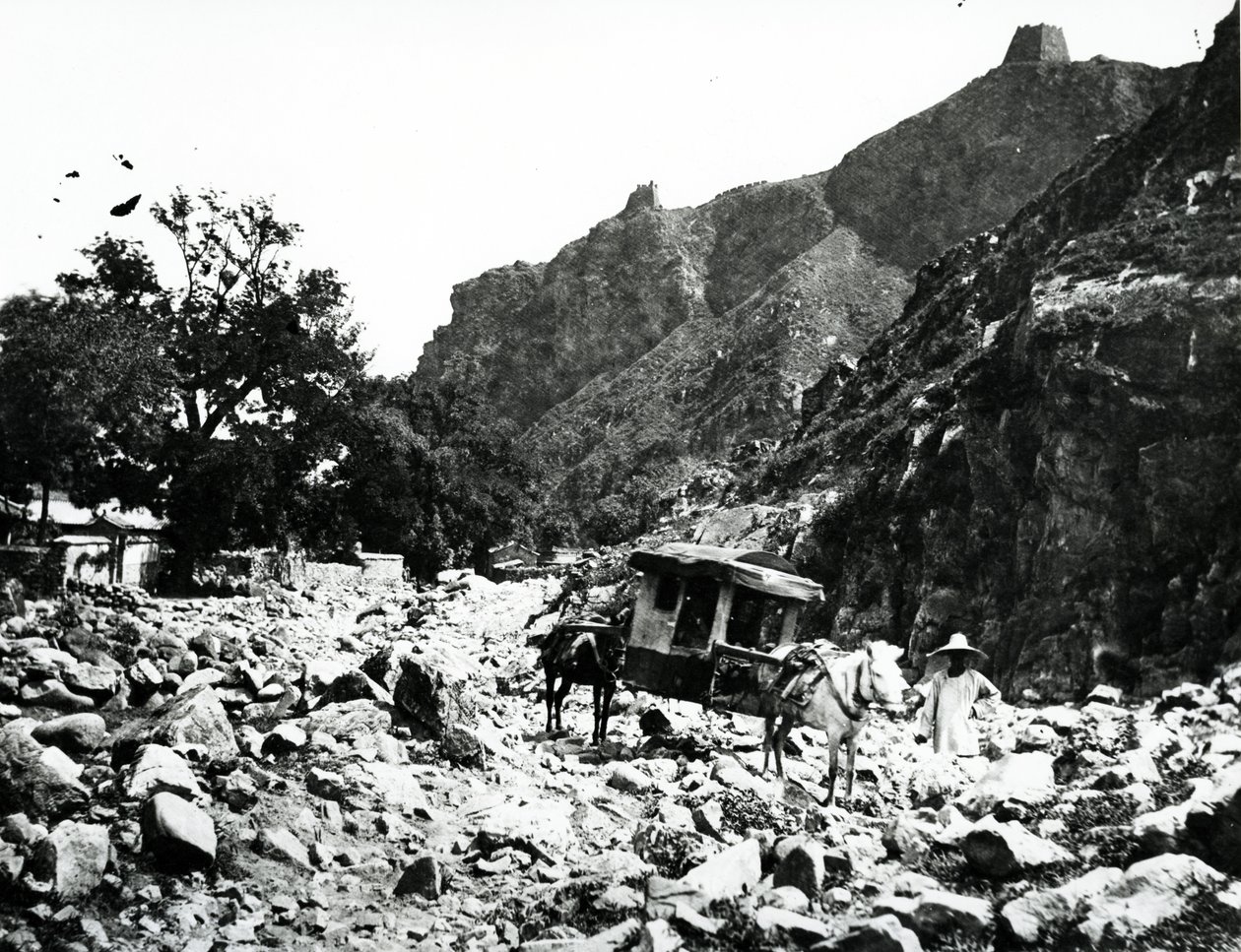 Udsigt i Nankow-passet, Peking, ca. 1860-70 af English Photographer