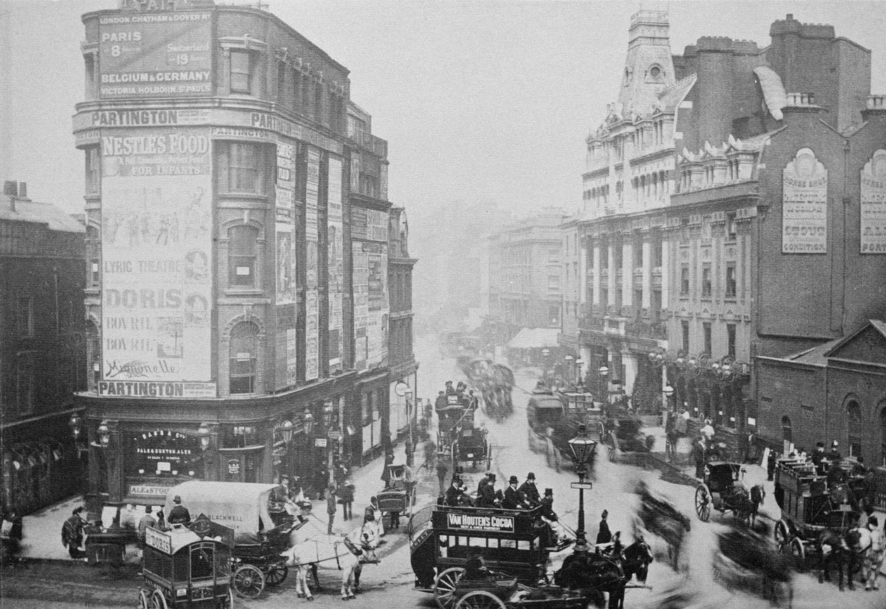 Udsigt over Tottenham Court Road, ca. 1885 af English Photographer