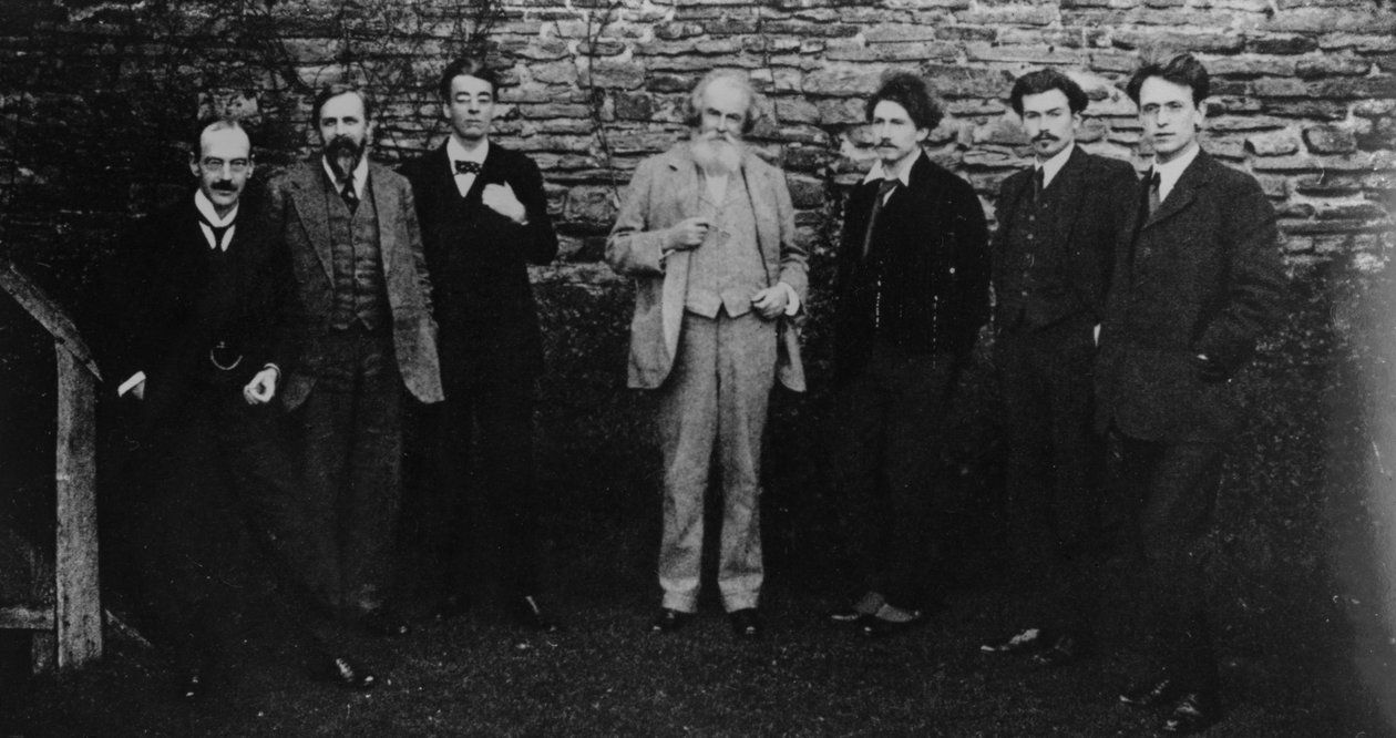 W.B. Yeats med sin litterære kreds, Sussex, 1914 af English Photographer