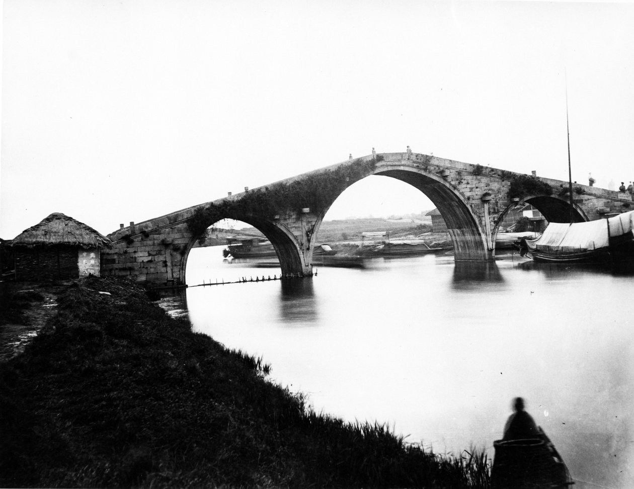 WongDoo Bridge, Soochow Creek, ca. 1870 af English Photographer