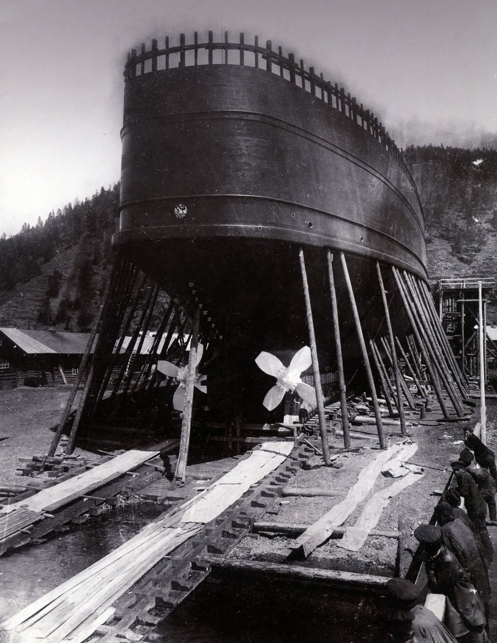 Værft nr. 647, Baikal. Viser et agterudsnit af den isbrydende togfærge Baikal på lageret af English Photographer