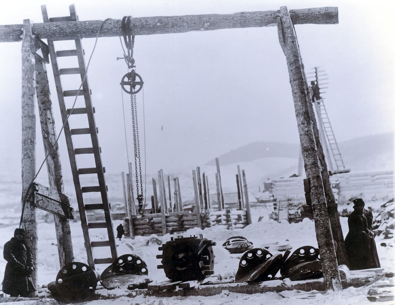 Værft nr. 647, Baikal. Viser den isbrydende togfærge Baikals bagbordspropellor efter bjærgning fra bunden af Baikalsøen af English Photographer