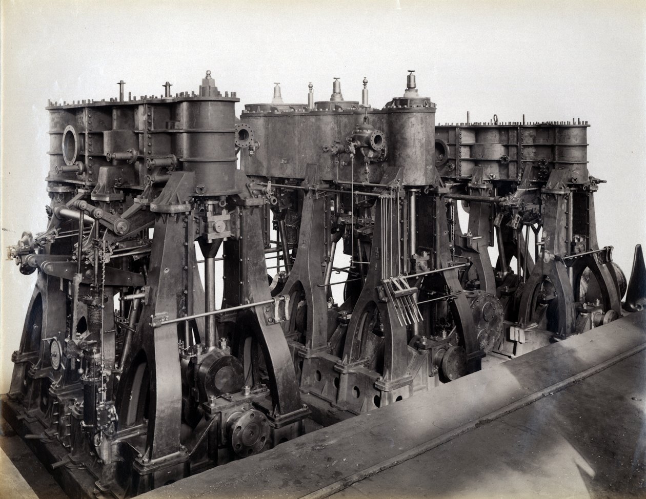 Værft nr. 647, Baikal. Viser hovedmaskinerne til den isbrydende togfærge Baikal, 1896 af English Photographer