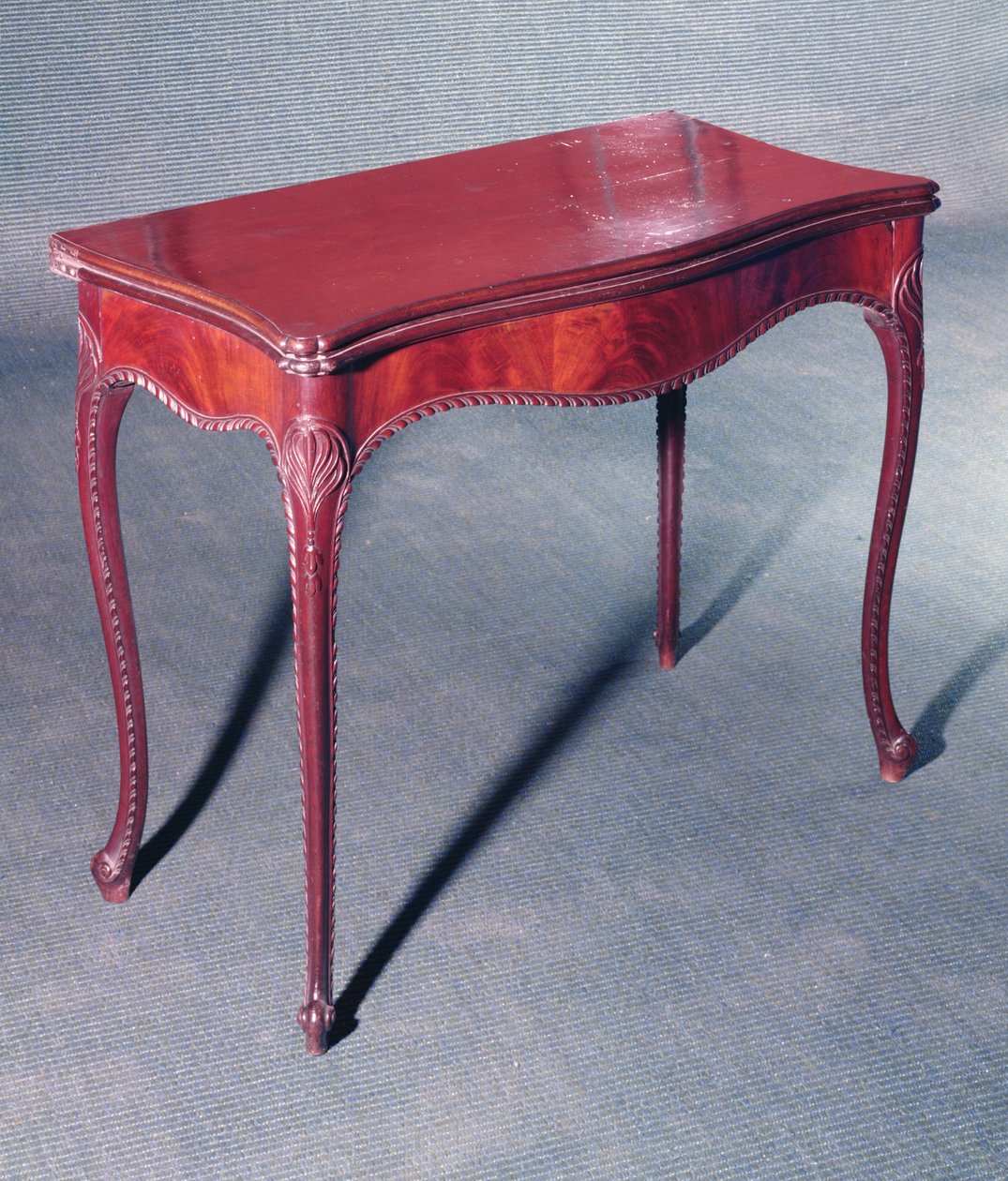 Udskåret kortbord, ca. 1770 (mahogni) af English School