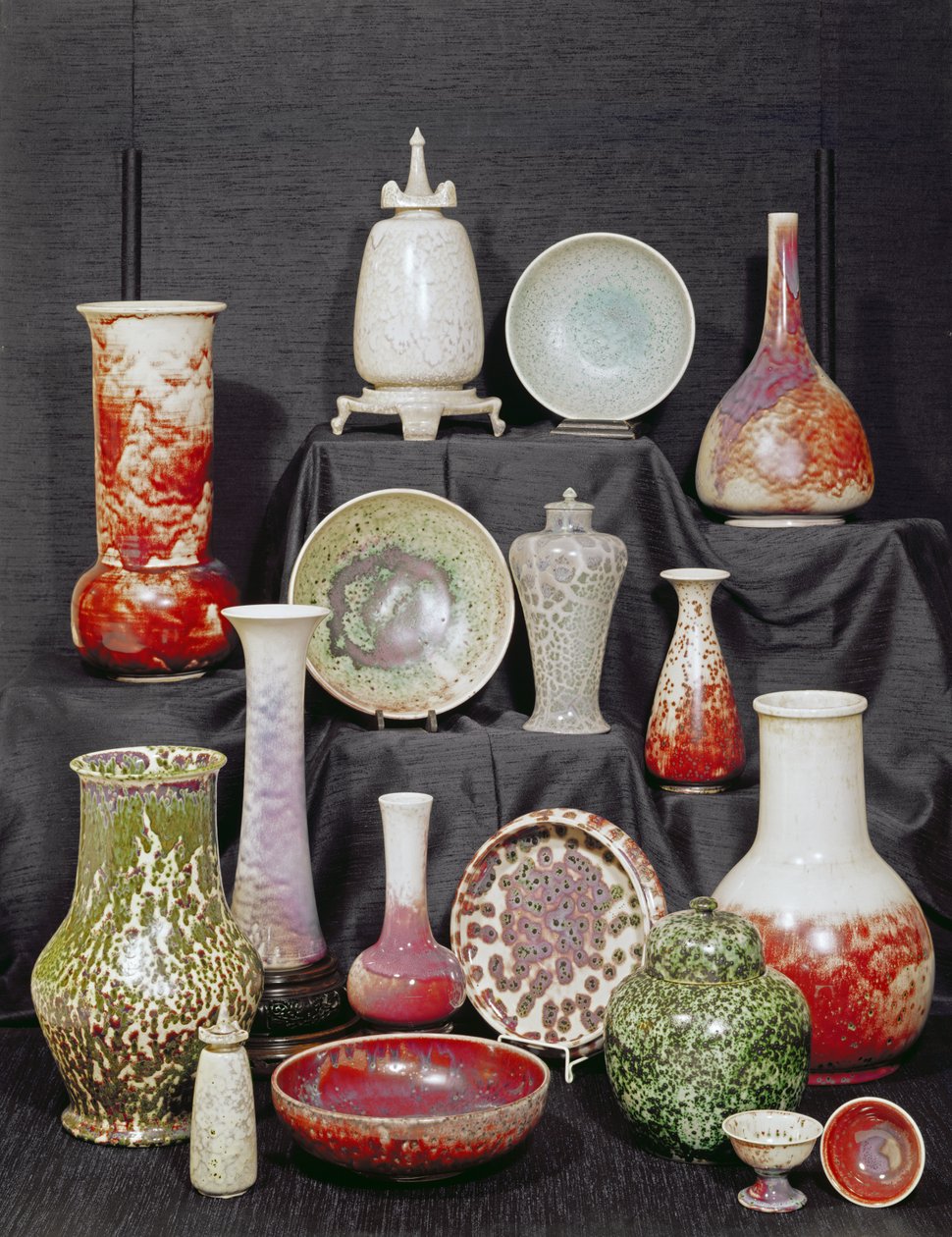 Samling af Ruskin ware (lertøj) af English School