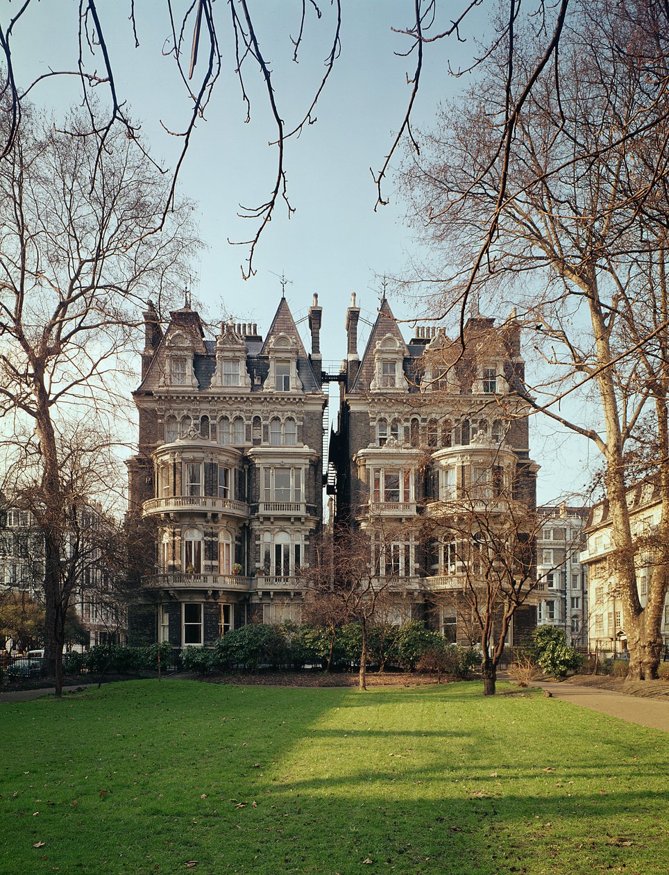 Cornwall Gardens, SW7, bygget 1850 af English School