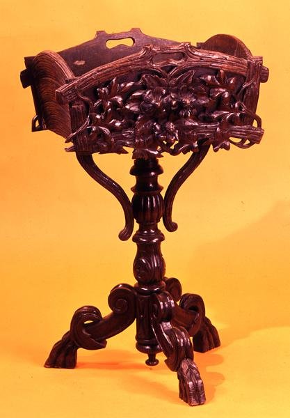 Jardiniere, ca. 1830 (udskåret eg) (for forskellige visninger, se også 147808 og 147810) af English School