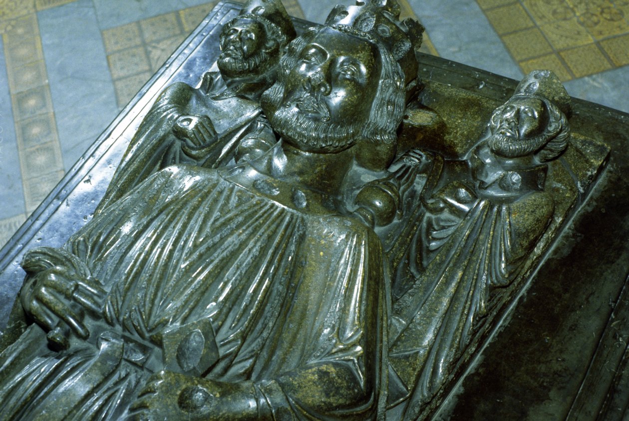 Kong Johns grav med to miniaturefigurer af St. Wulstan og St. Oswald, 1232 af English School