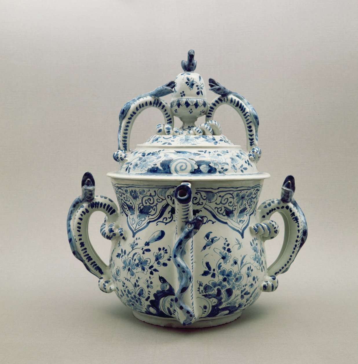 Lambeth Delftware pattekande, blå og hvid, ca.1695 (keramik) af English School