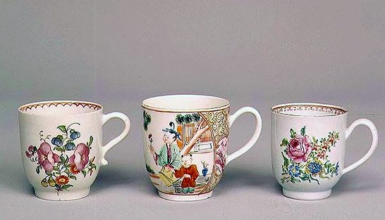 Liverpool kaffekop, ca.1750-80; Lowestoft porcelænskop, 1778; Worcester porcelænskop, ca.1750-70 af English School