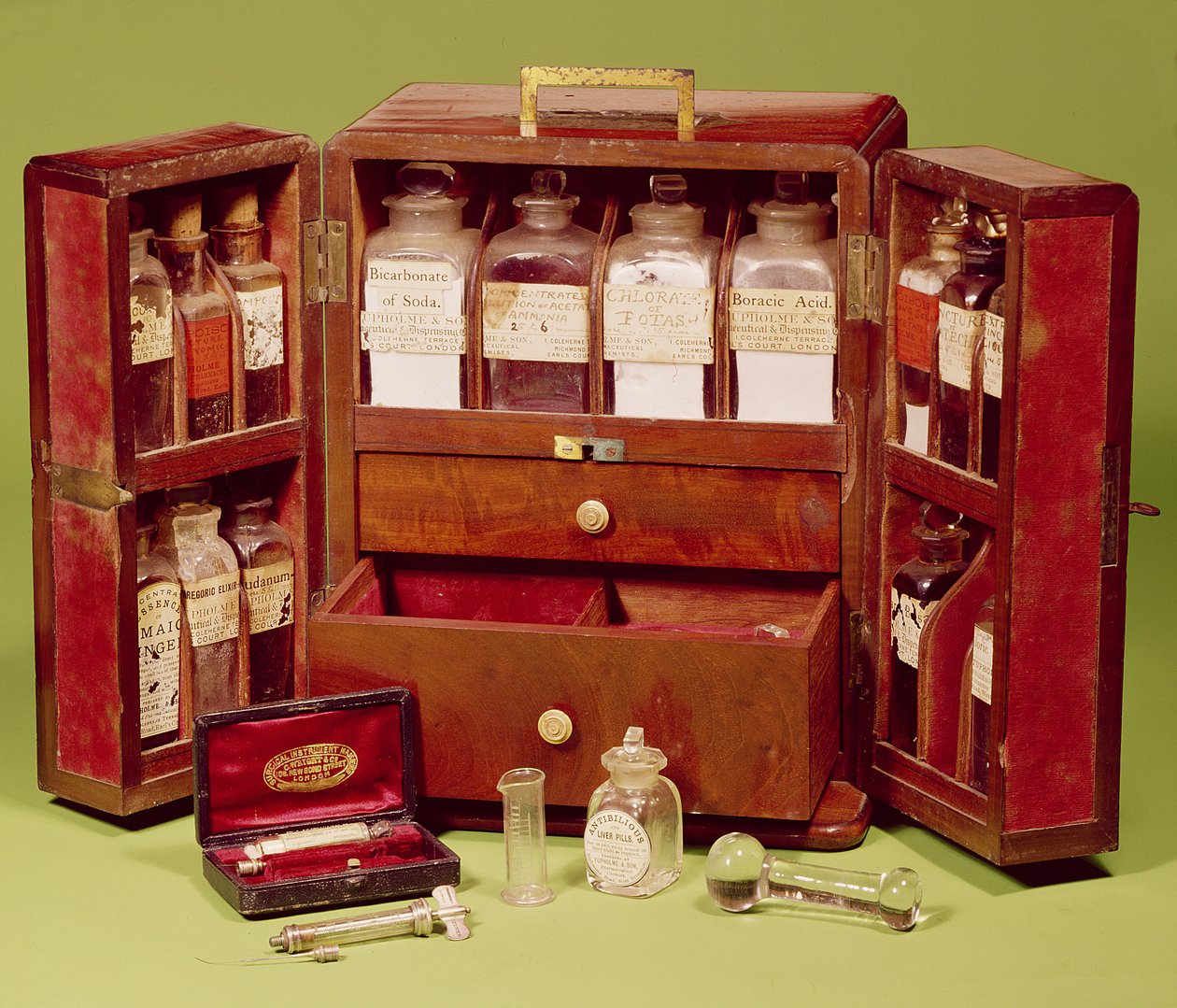 Medicinsk kiste fra Dinneford Family Chemist (mahogni) af English School