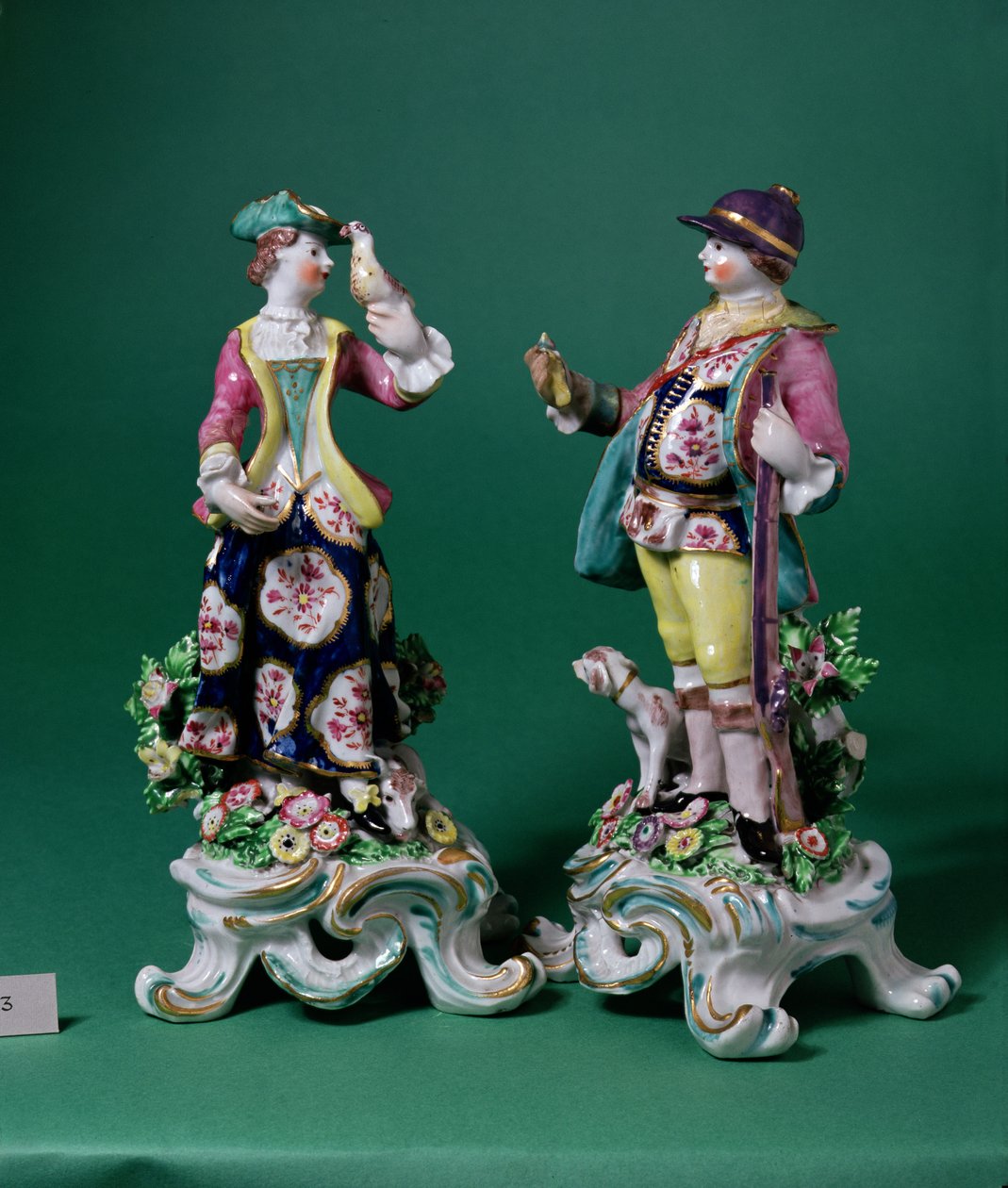 Et par buefigurer af en sportsmand og hans ledsager, ca. 1760 (porcelæn) af English School