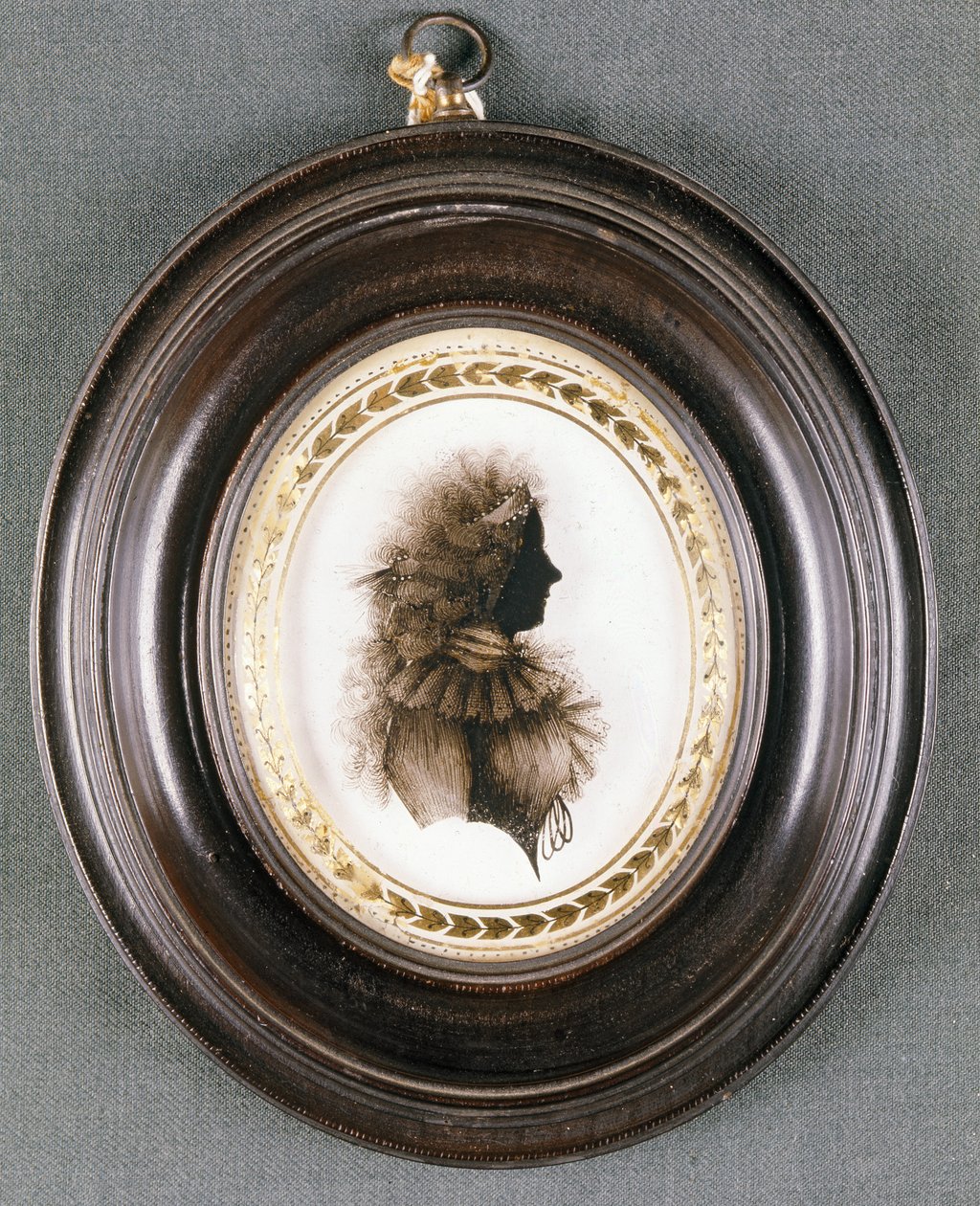 Silhuet af en dame, malet på konvekst glas, af fru Isabella Beetham, slutningen af det 18. århundrede (olie på glas) af English School