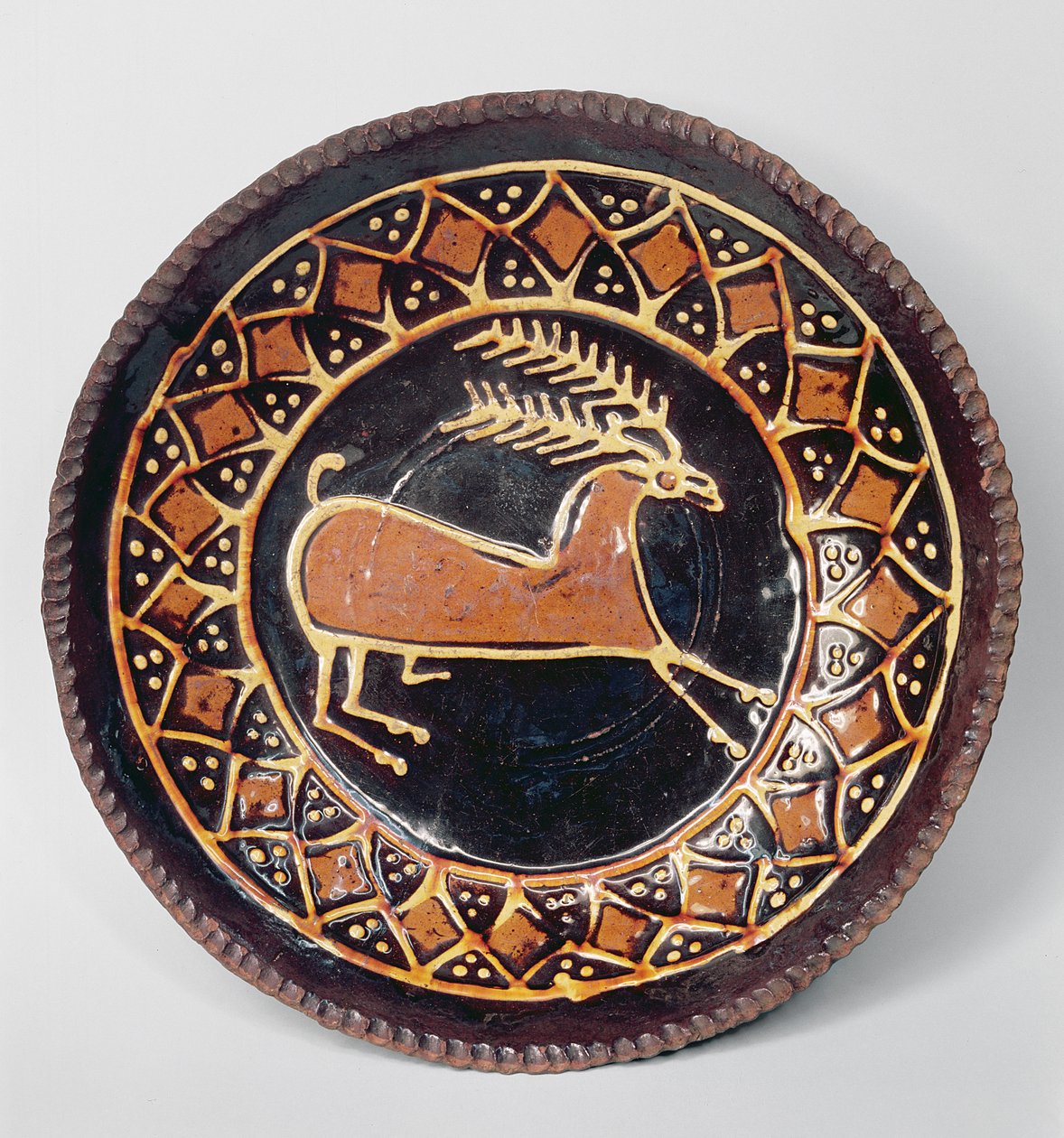 Staffordshire slipware fad dekoreret med en kronhjort, midten af 1700-tallet (keramik) af English School