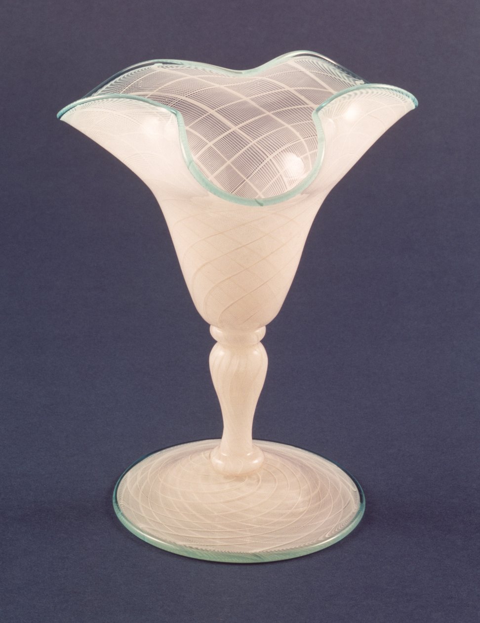 Vase, slutningen af det 19. århundrede (glas) af English School