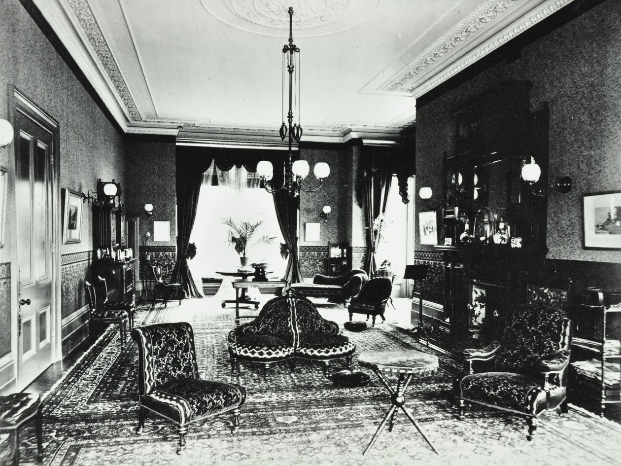 Addison Road 18: tegnestue, 1890 af English Photographer