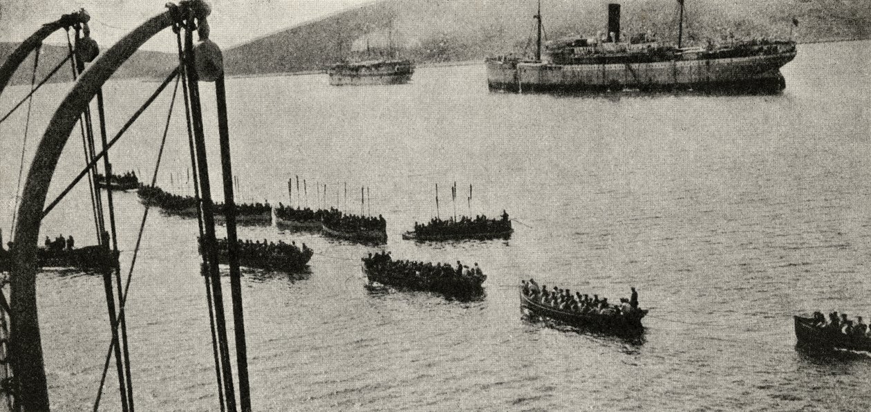 En landgangsstyrke, der forlader transporterne til kysten under Gallipoli-kampagnen, fra 
