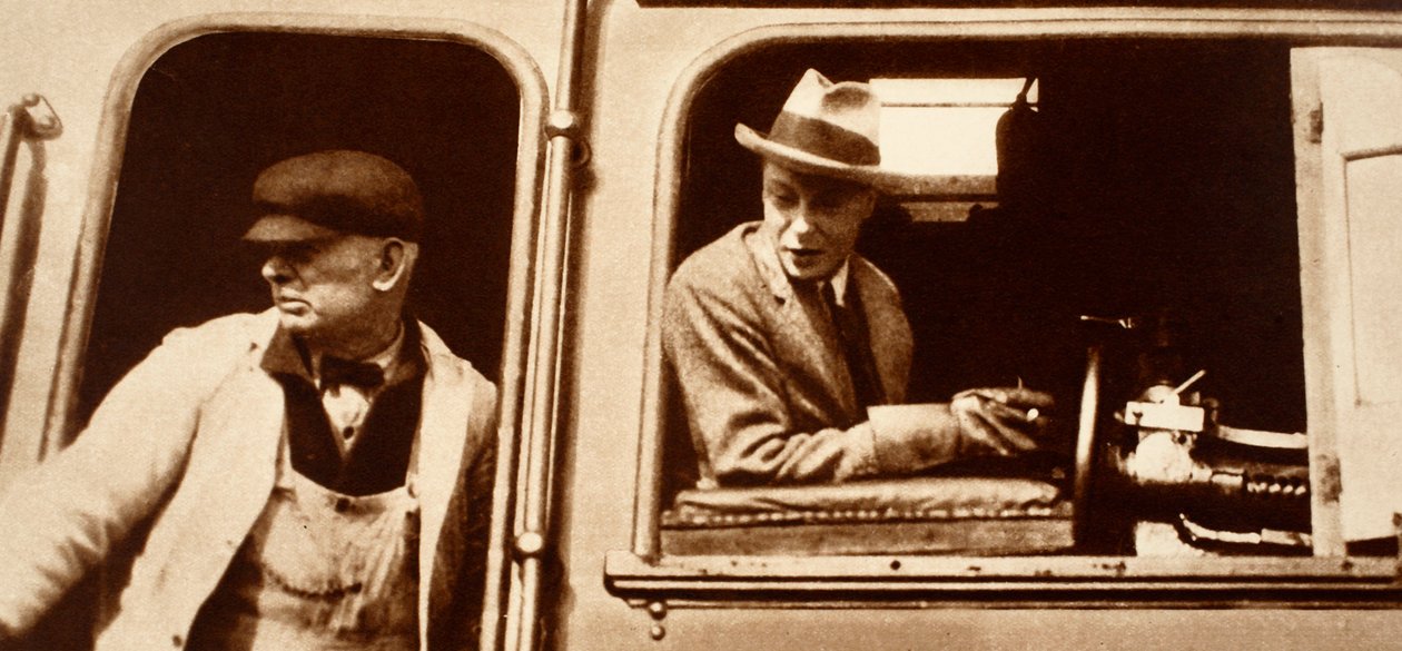 En motorfører afleverer til kong Edward VIII i Canada, 1920