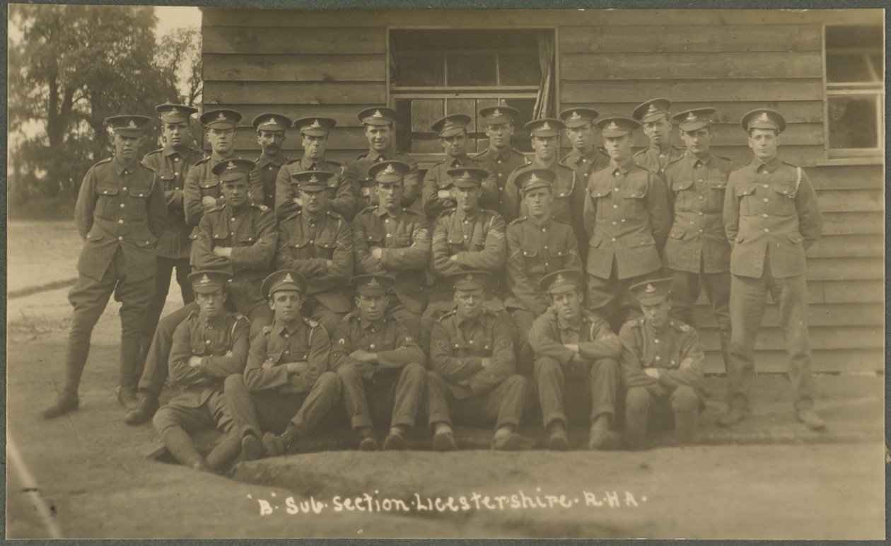 B undersektion, Leicestershire Royal Horse Artillery, på træningslejr i Diss, 1914-18 af English Photographer