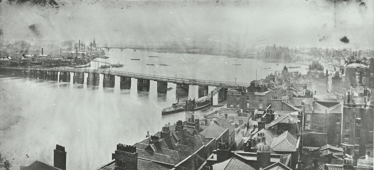 Battersea Bridge: udsigt fra Chelsea Church Tower, 1875 af English Photographer