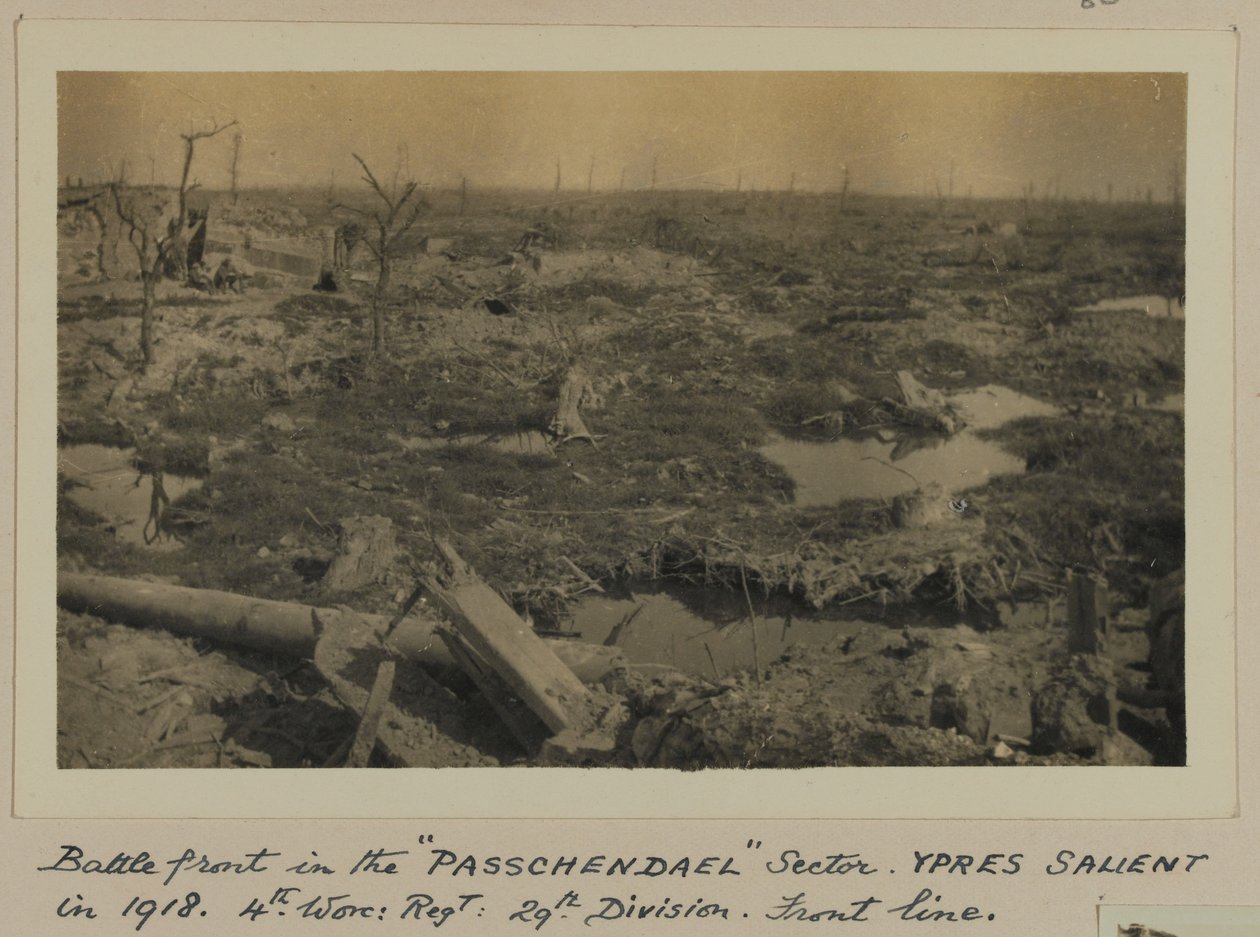 Slagfront i "PASSCHENDAELE"-sektoren, YPRES Fremtrædende i 1918, 4. Worcester: Regt: 29. Division, Front Line af English Photographer