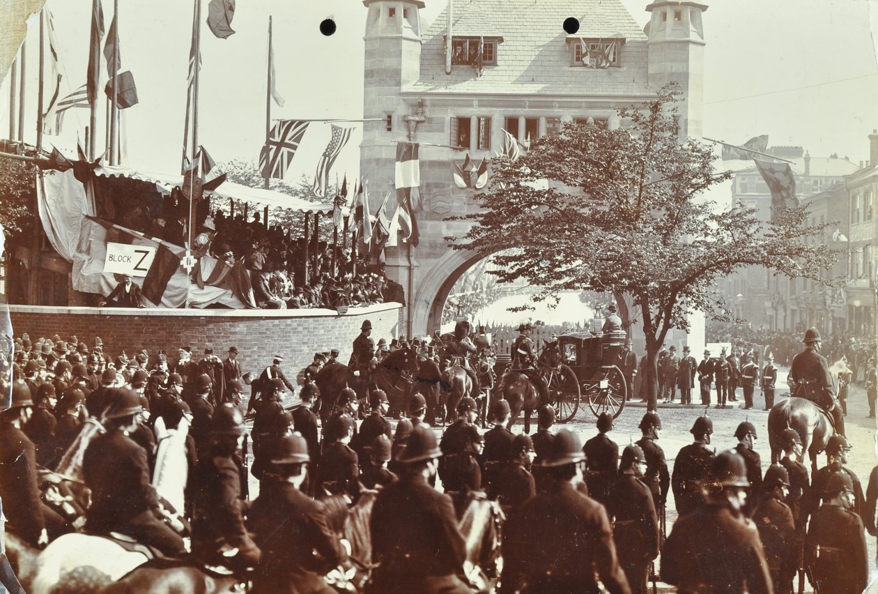 Blackwall Tunnel: slægtskab som prinsen af Wales, senere kong Edward VII, og prinsesse Alexandria overværer den ceremonielle åbning af tunnelen, 1897 af English Photographer