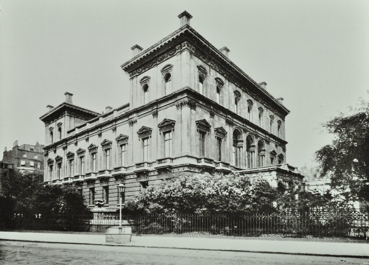 Dorchester House, Park Lane, Westminster LB, 1896 af English Photographer