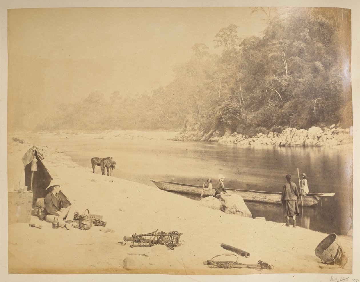 Færge på Teesta, nær Bheerkotee.  Udsigt over Darjeeling. 1870