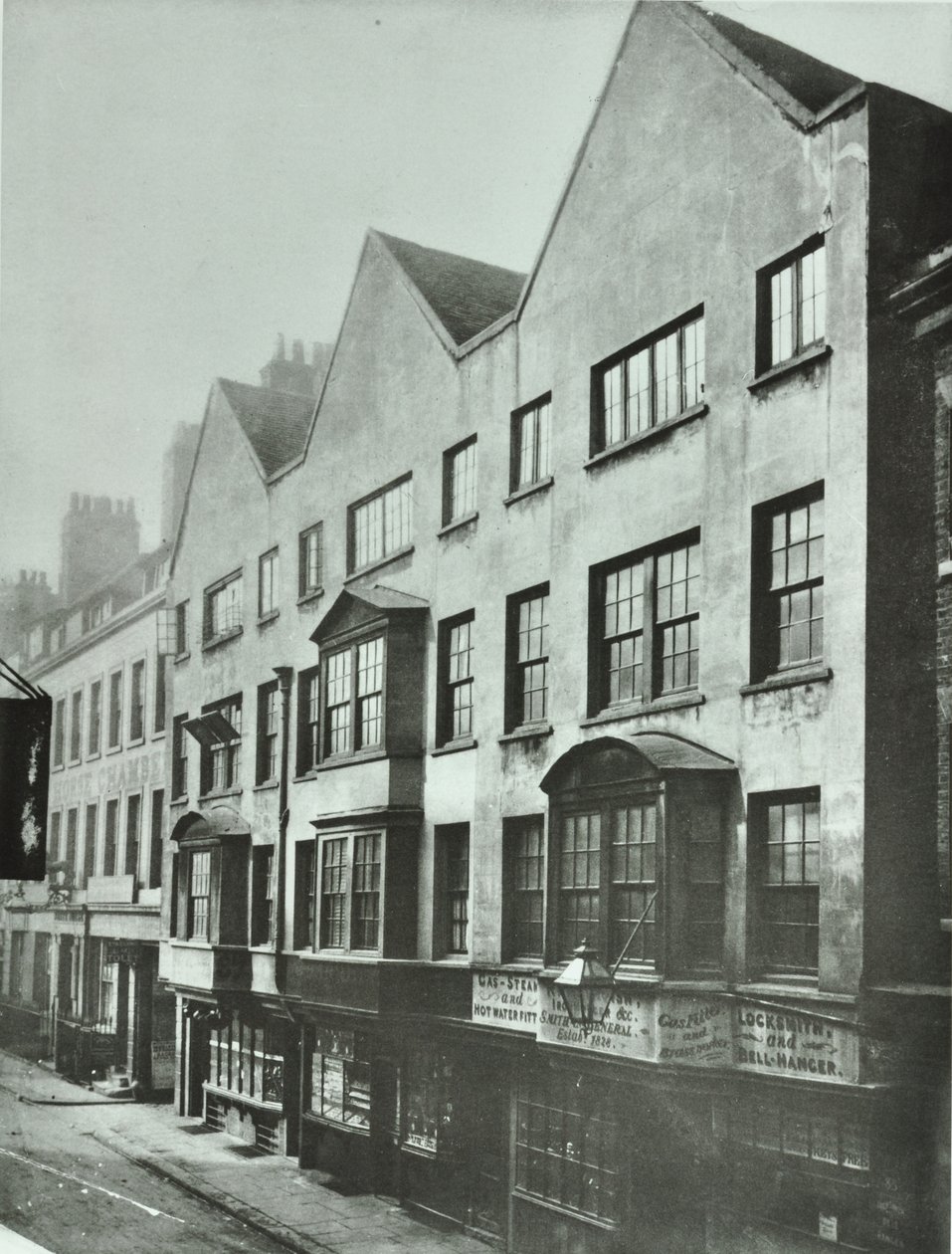Fetter Lane, bagsiden af ​​Barnards Inn, City of London, 1879 af English Photographer