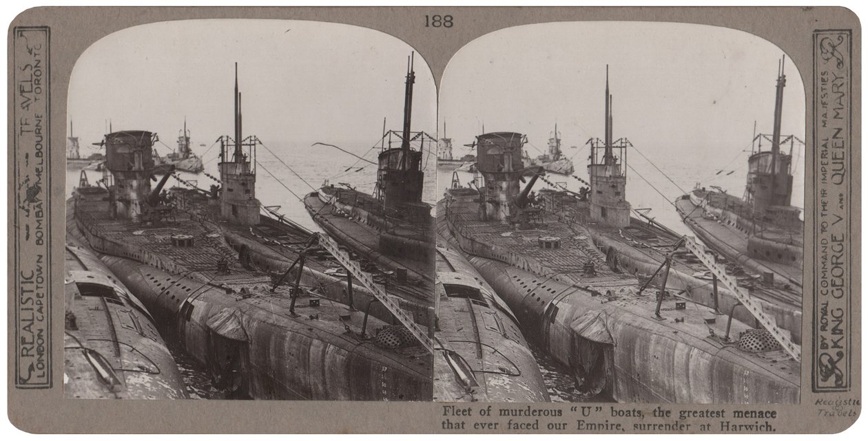 Flåde af morderiske ?U? både, den største trussel, der nogensinde har været udsat for vores imperium, overgiver sig i Harwich, november 1918 (stereoskopisk tryk) af English Photographer