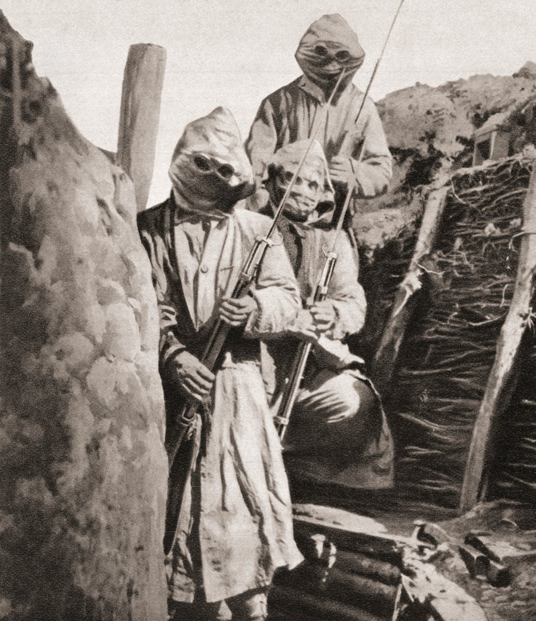 Franske infanterister under WWI bar åndedrætsværn for at beskytte dem mod tysk giftgas, fra The Illustrated War News, 1915 af English Photographer