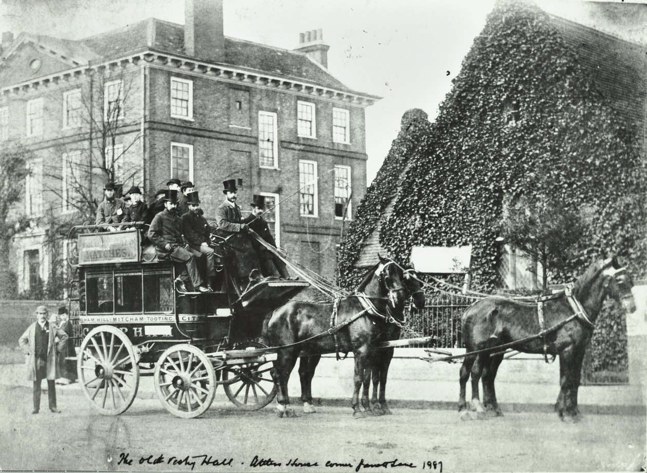 Garratt Lane: The Old Vestry Hall, 1887 af English Photographer