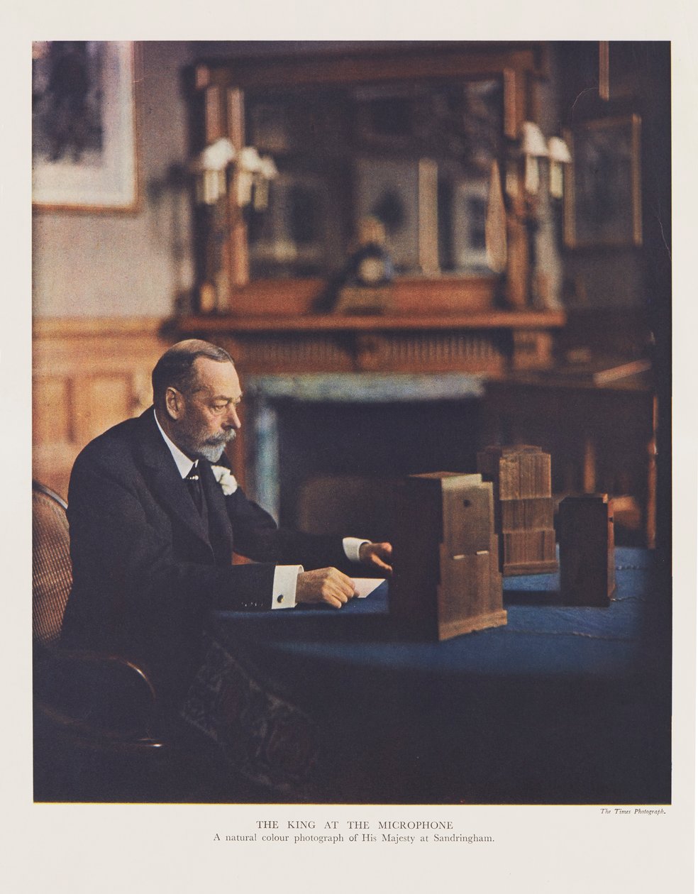 George V udsender sit julebudskab til det britiske Commonwealth og imperium af English Photographer