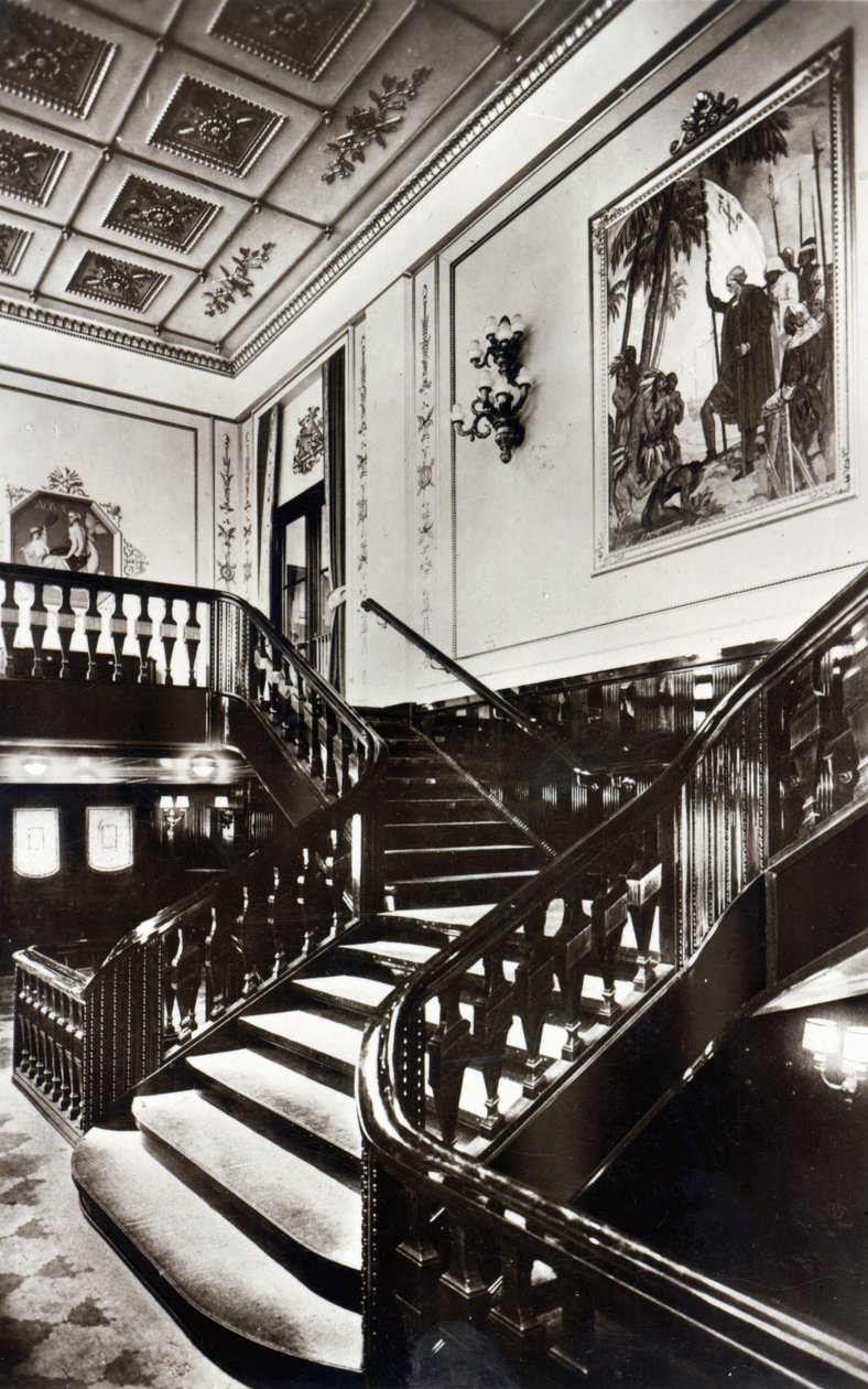 Grand Staircase ombord på HMS Homeric af English Photographer
