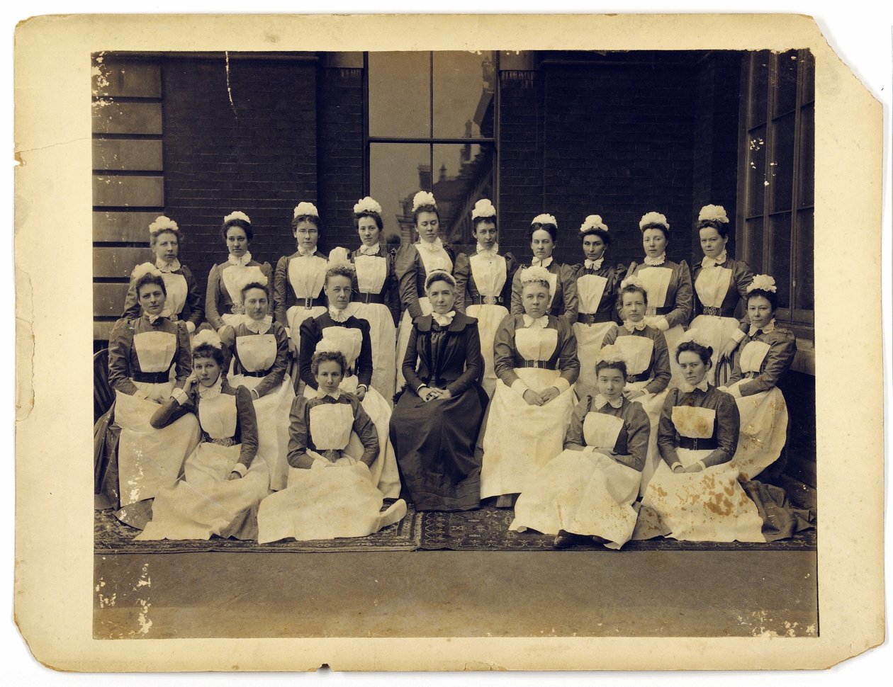 Gruppeportræt af medicinsk personale fra St. Thomass Hospital af English Photographer