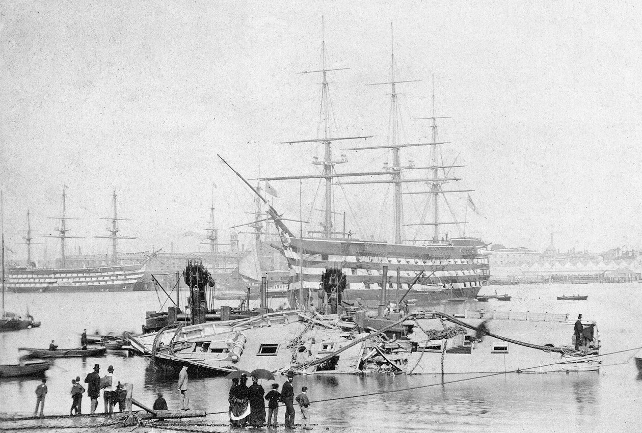 HMS Victory i Portsmouth Harbour, ca. 1870 (s/h-foto) af English Photographer