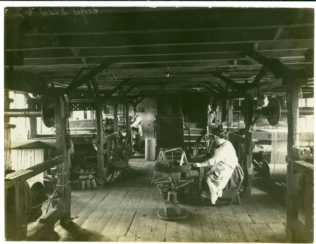 Håndvævet vævning, Hughes fabrik nr. 2, 1923 af English Photographer