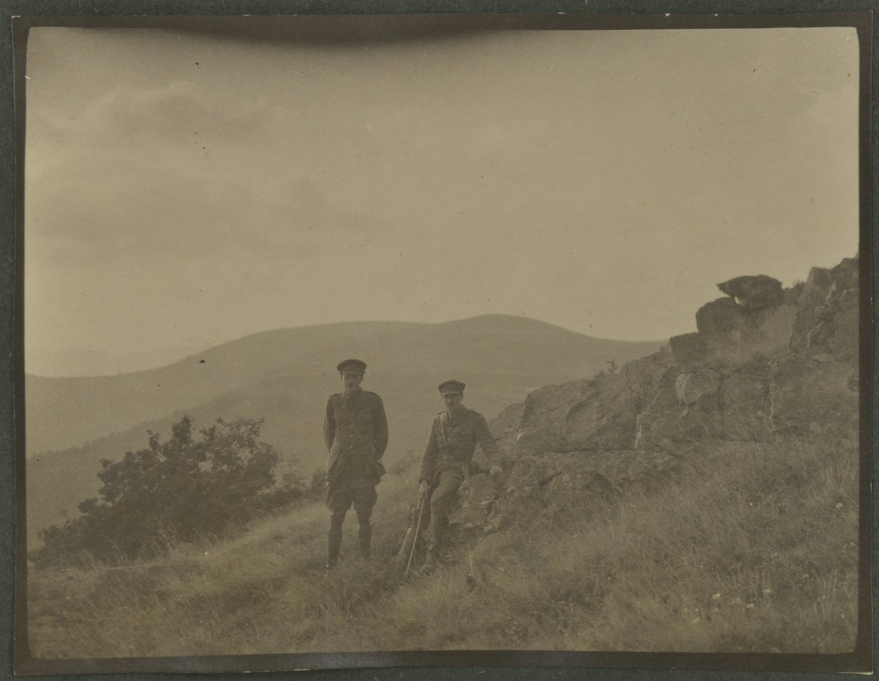 Harold Roper Robinson og William Lawrence Bragg, Vosges, efterår 1915 af English Photographer