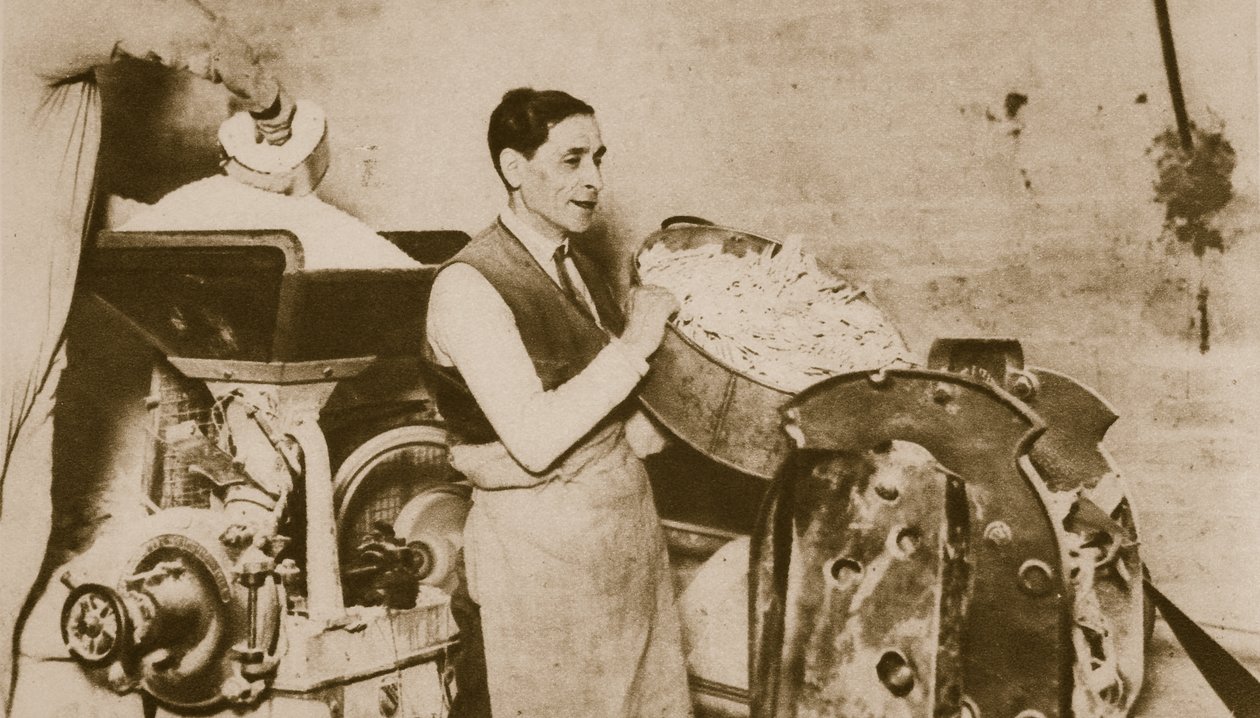 Hebraisk bageri tilbereder usyret brød til påsken (sepia-billede) af English Photographer