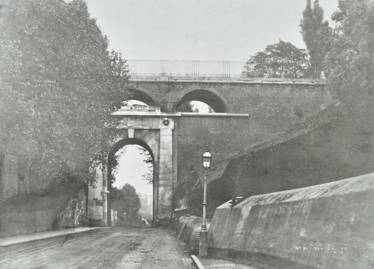 Highgate Archway, Archway Road Bridge: generel udsigt over den gamle bro, 1896 af English Photographer
