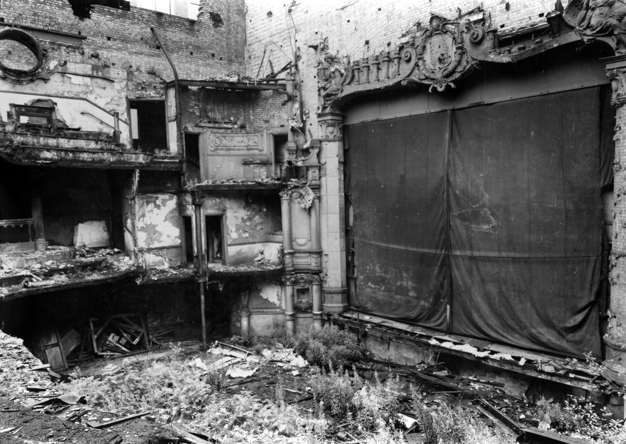 Det indre af Holborn Empire af English Photographer