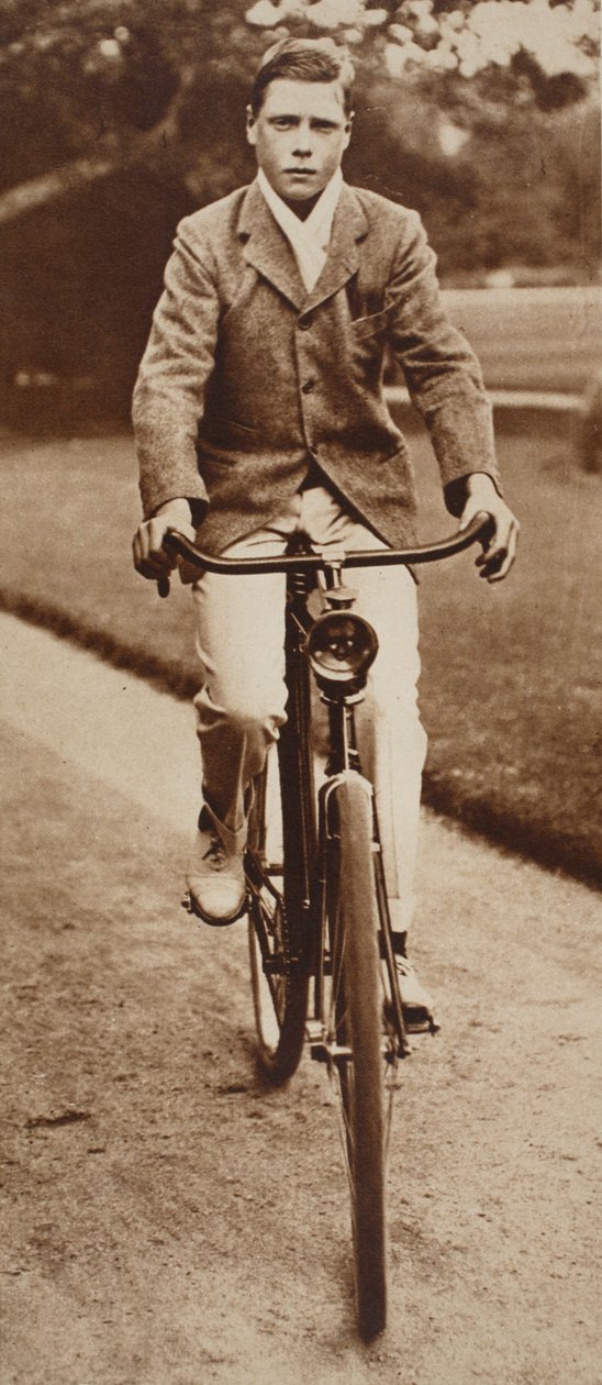 Kong Edward VIII cyklede i 1911 af English Photographer