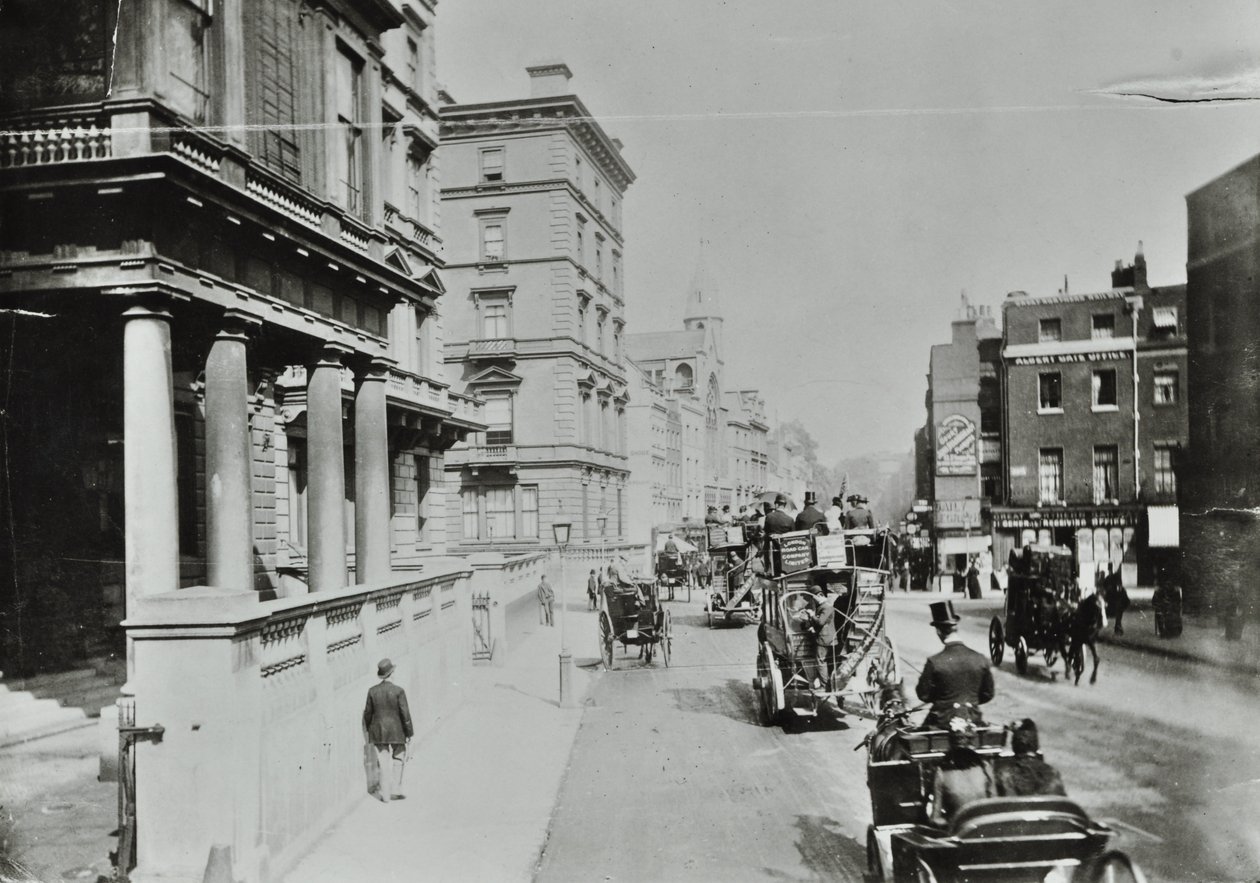 Knightsbridge, Westminster LB: ser øst ved Albert Gate, 1890 af English Photographer