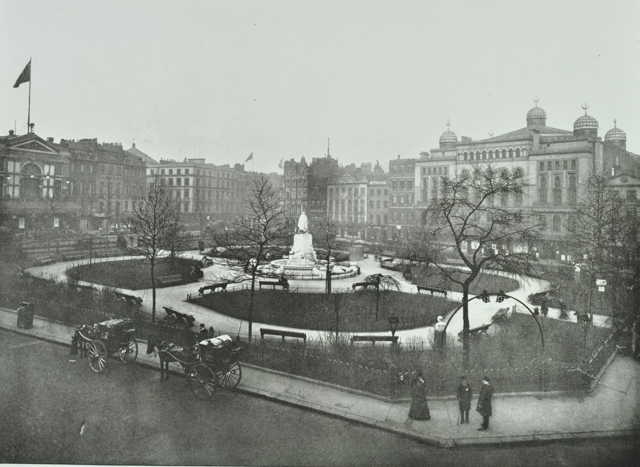 Leicester Square, Westminster LB: set mod nordøst, 1896 af English Photographer