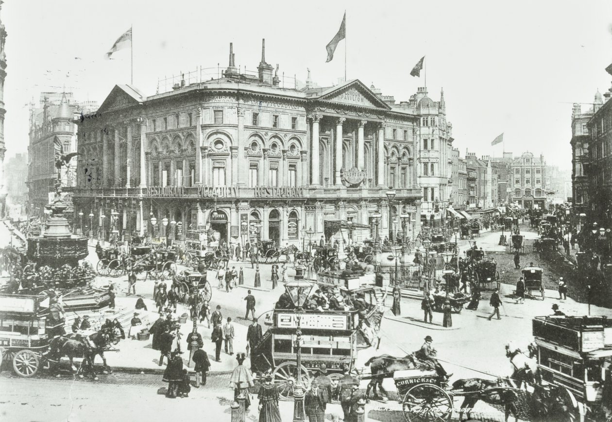 London Pavilion, Piccadilly Circus, Westminster LB: kigger mod øst, 1895 af English Photographer