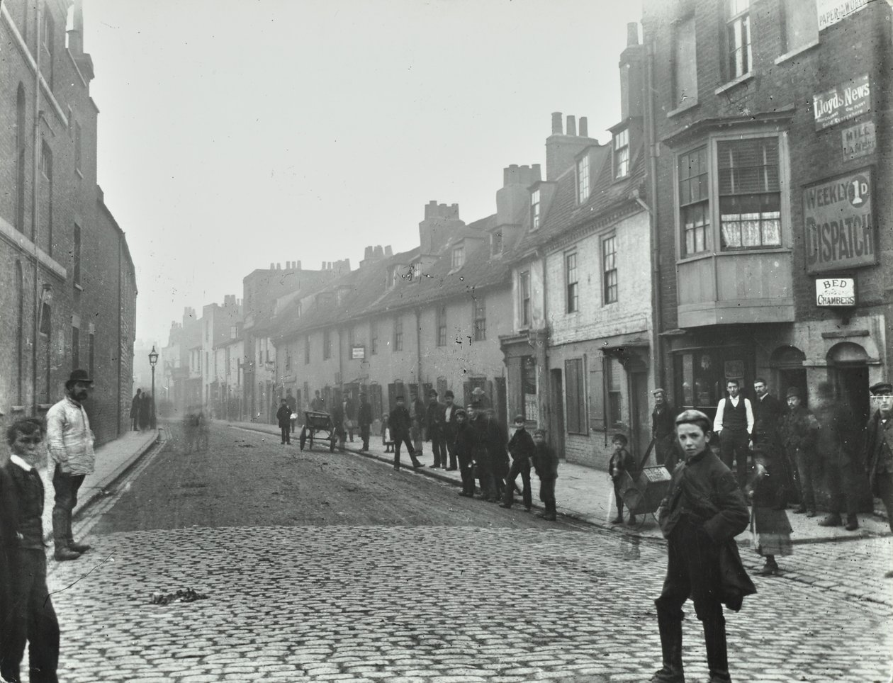 Mill Lane: fra Deptford Broadway, London, 1895 af English Photographer
