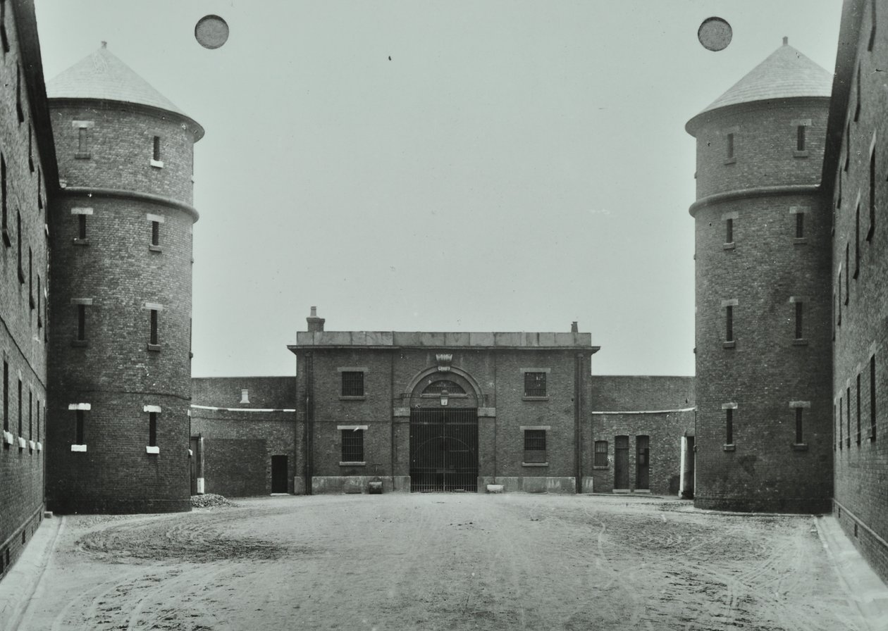 Millbank Prison: nede, hovedkorridor, 1885 af English Photographer