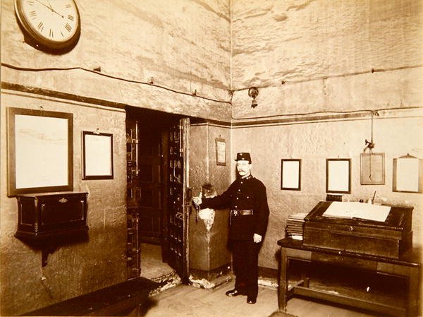 Newgate Prison, ca. 1902 (s/h-billede) af English Photographer