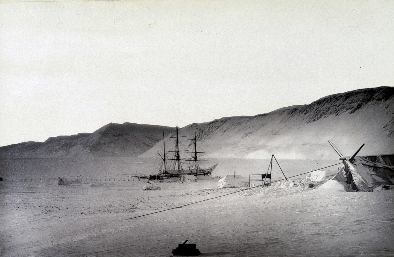 Nordpolen: Discovery bay, vinter - i "" Fortælling om en rejse til Polarsee under 1875-76", G.S. Nares, red. London af English Photographer