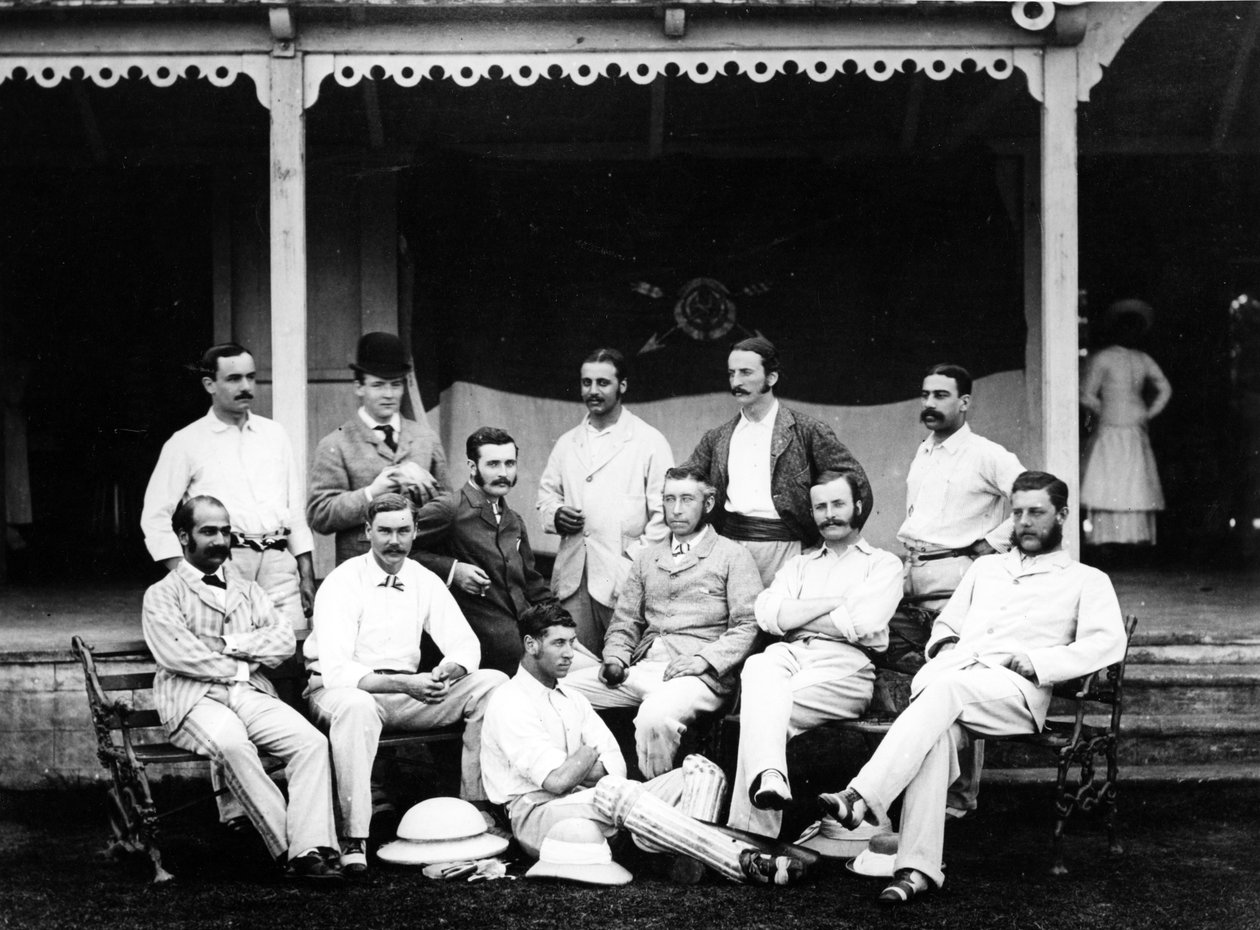 Old Harrovian Cricket 11 i Indien, 1878 af English Photographer